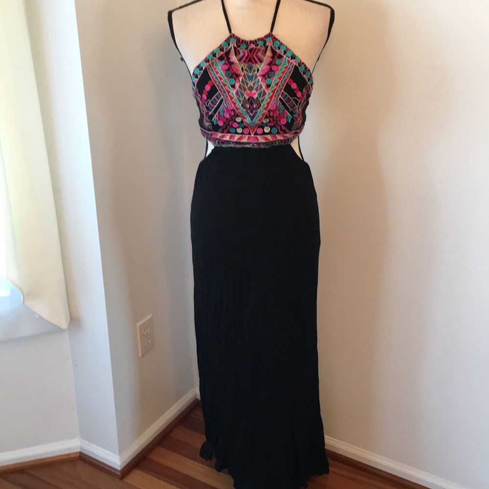 Lulus medium halter cut out maxi dress